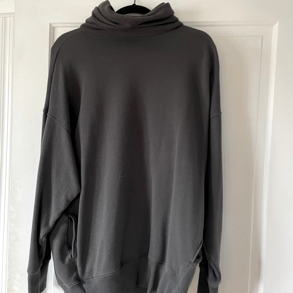 Aerie mock neck sweater w/pockets